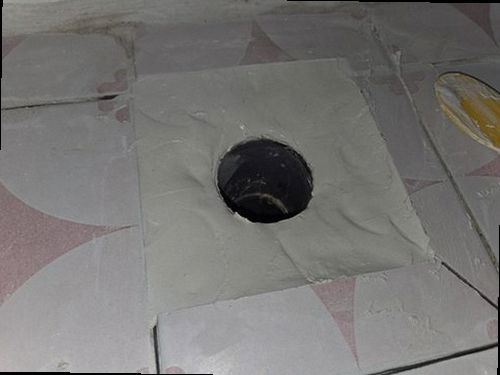 금산군 누수탐지 아파트 천장 누수 흔적과 수분 피해를 확인하는 현장