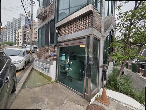 성북구 누수탐지 아래층 천장 누수 흔적과 물맺힘 상태를 확인하는 현장