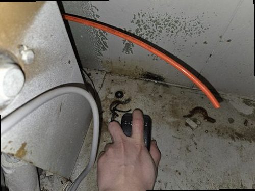 상록구 누수탐지 압력계와 청음탐지기를 이용해 배관 누수 위치를 확인하는 과정
