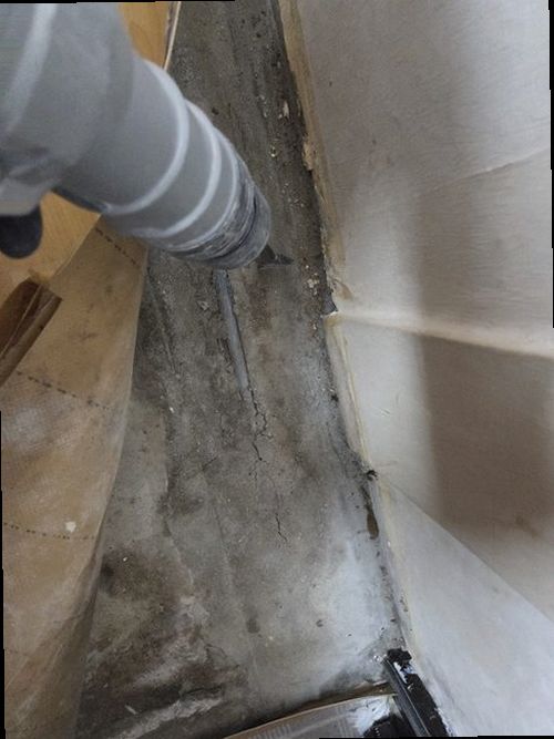 중랑구 누수탐지 수도계량기 별침과 누수 흔적을 확인하는 모습