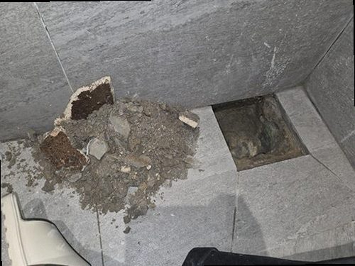 용산구 누수탐지 천장 얼룩과 벽지 들뜸이 나타난 누수 피해 현장
