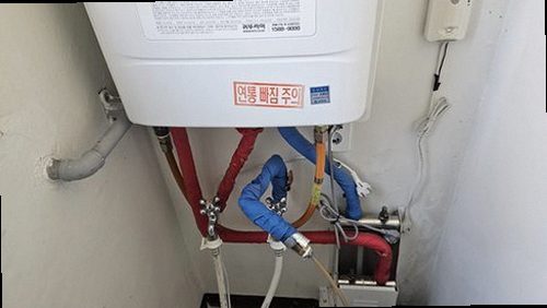 세종시 누수탐지 수도계량기와 보일러 배관 점검 모습