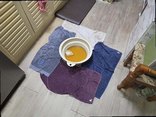 동두천 누수탐지 거실 천장 누수 흔적과 수분 범위를 확인하는 현장