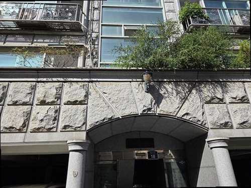 청주시 흥덕구 누수탐지 천장 얼룩과 곰팡이로 누수 여부를 확인하는 현장